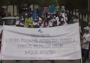 Öğrencilerden sigara protestosu